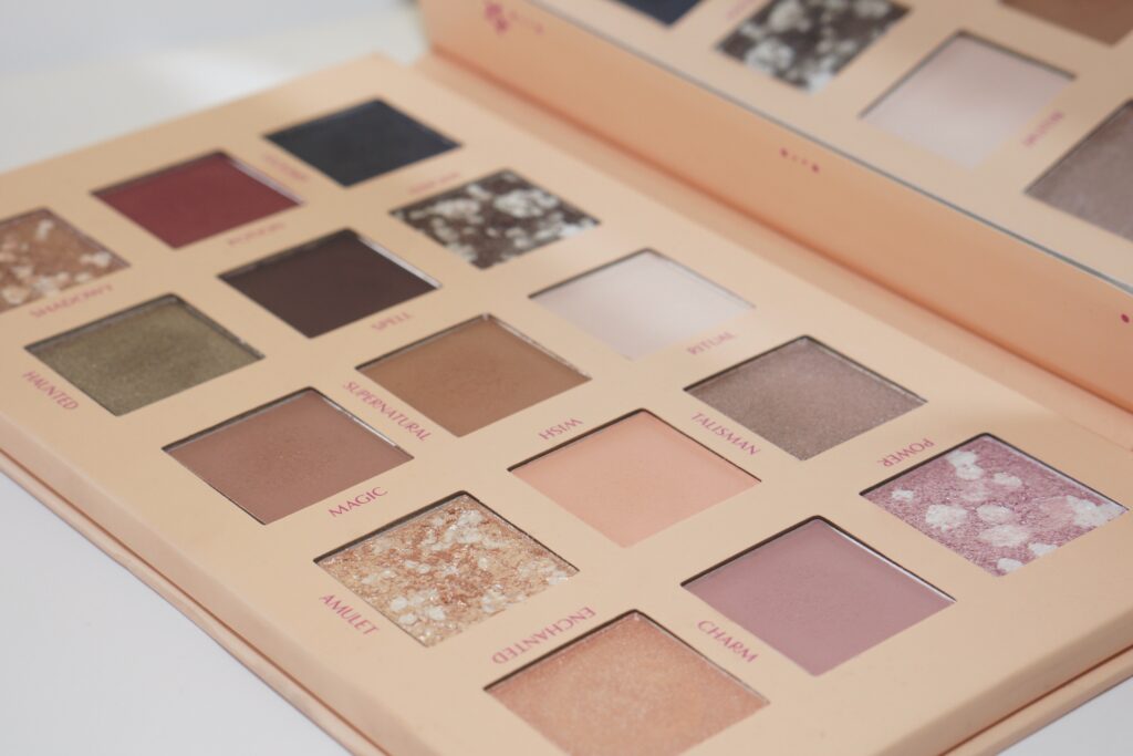 Why Makeup Palettes Make Good Gifts Free Bunni