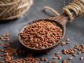 6 Ways to Use Flaxseed Oil for Hair